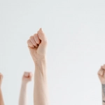 Революционный протестный гардероб против модной системы